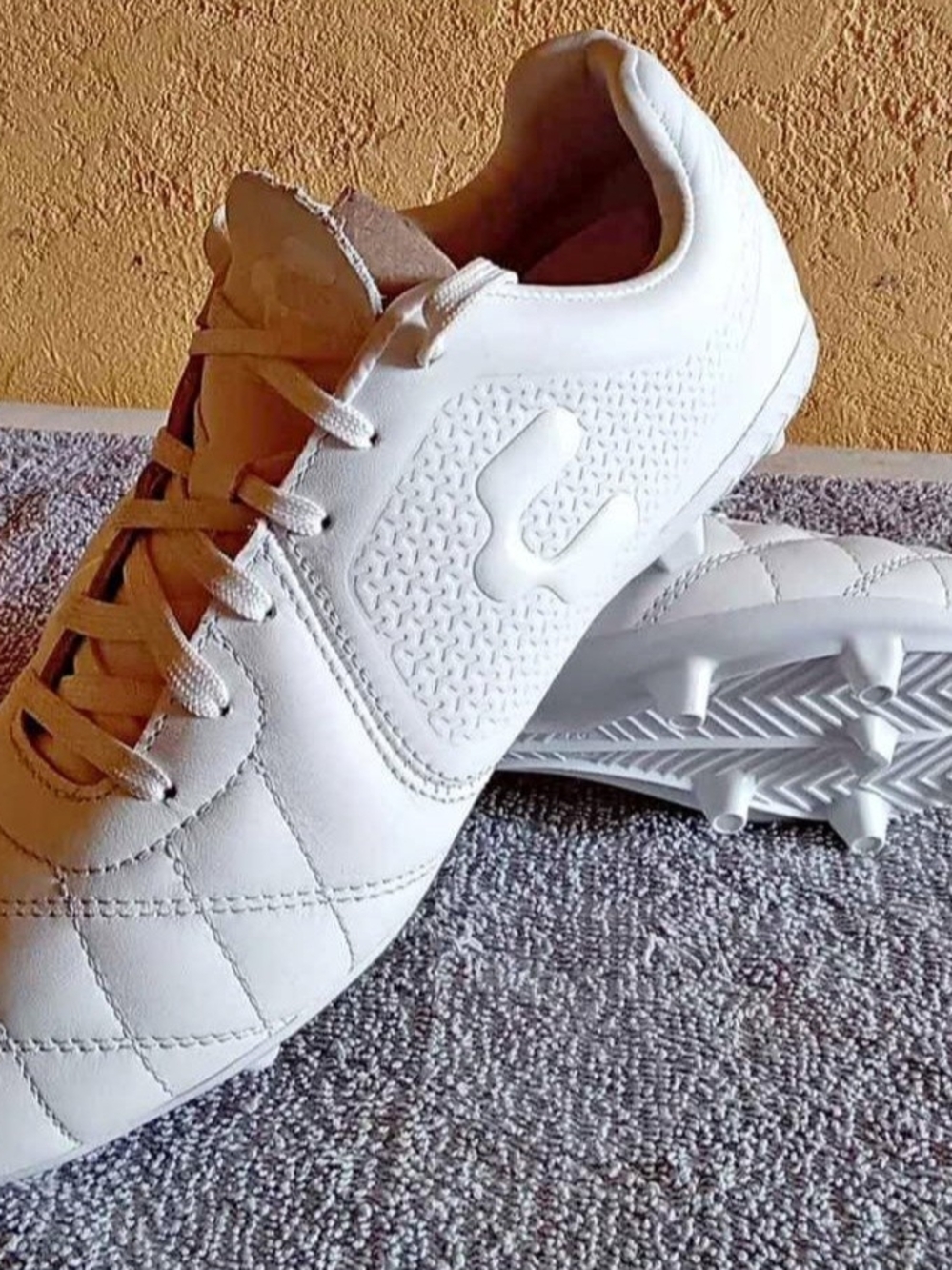 Charly Legendario 2.0 Soccer Cleats